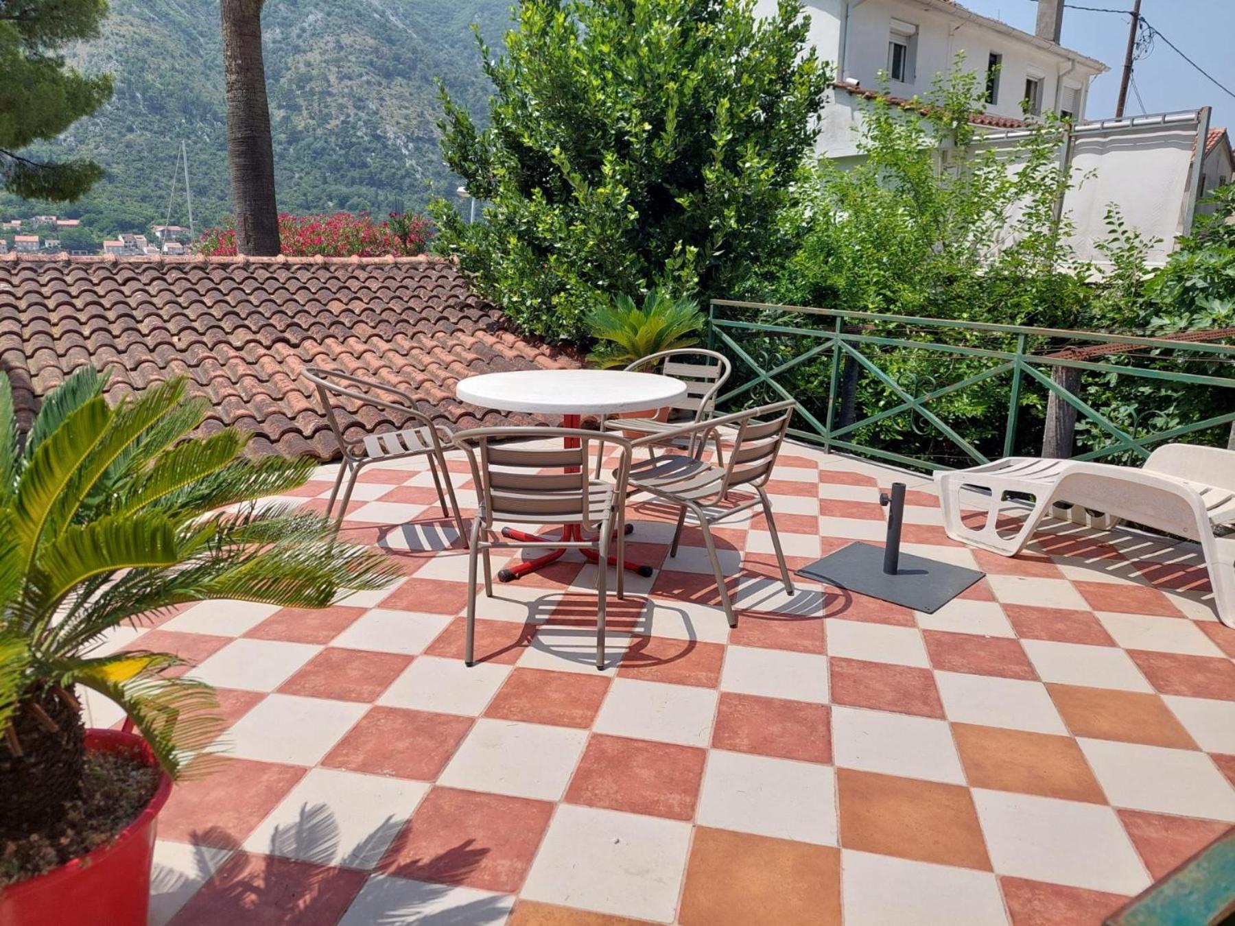Garden Apartmant Near Sea Котор Экстерьер фото